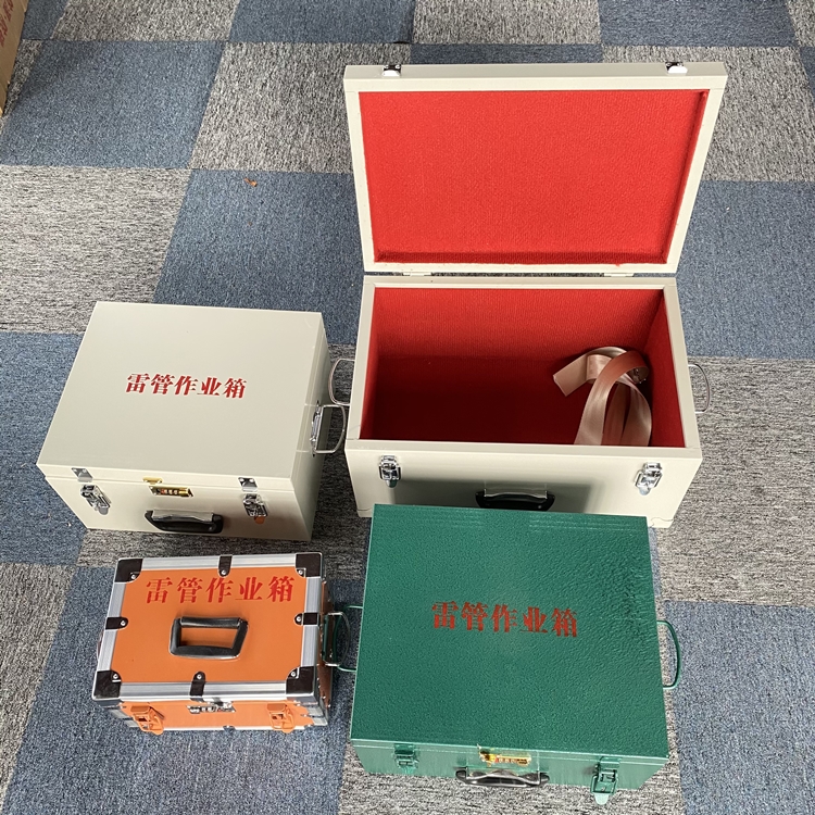 椒江爆破工程作业箱如何选择？玻璃钢与传统材质的全面对比